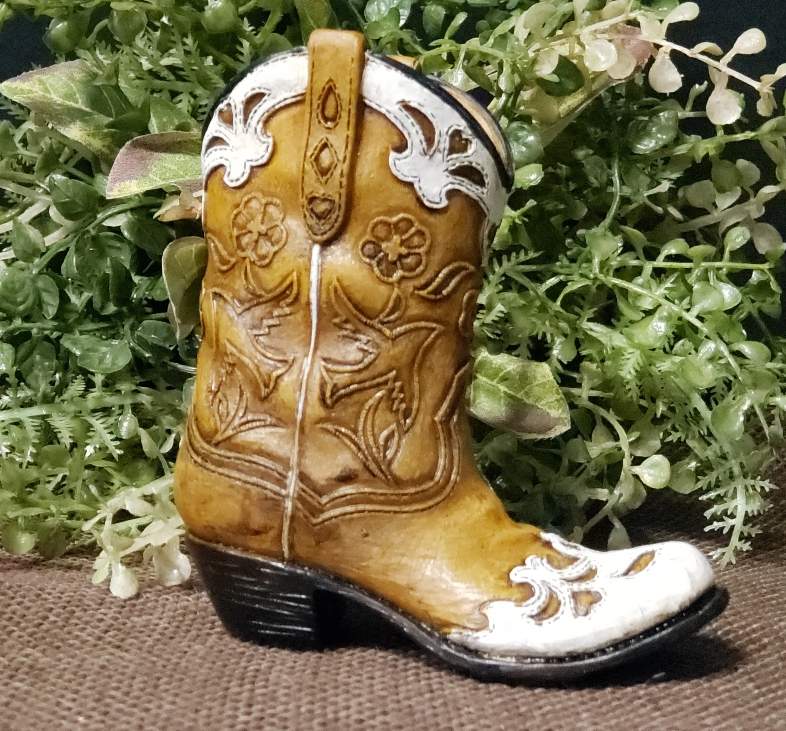 4.75" Resin cowboy boot