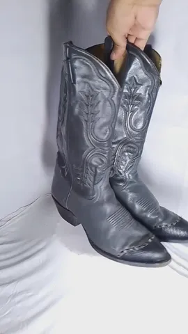 Ariat-rocky-guidecare and almost famous vintage cowboy boots 31 pieces