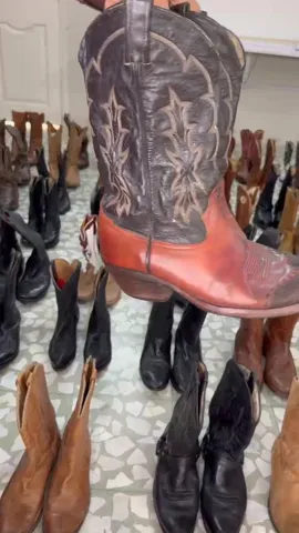 Cowboy Boots Mix High-Top 50 Pairs