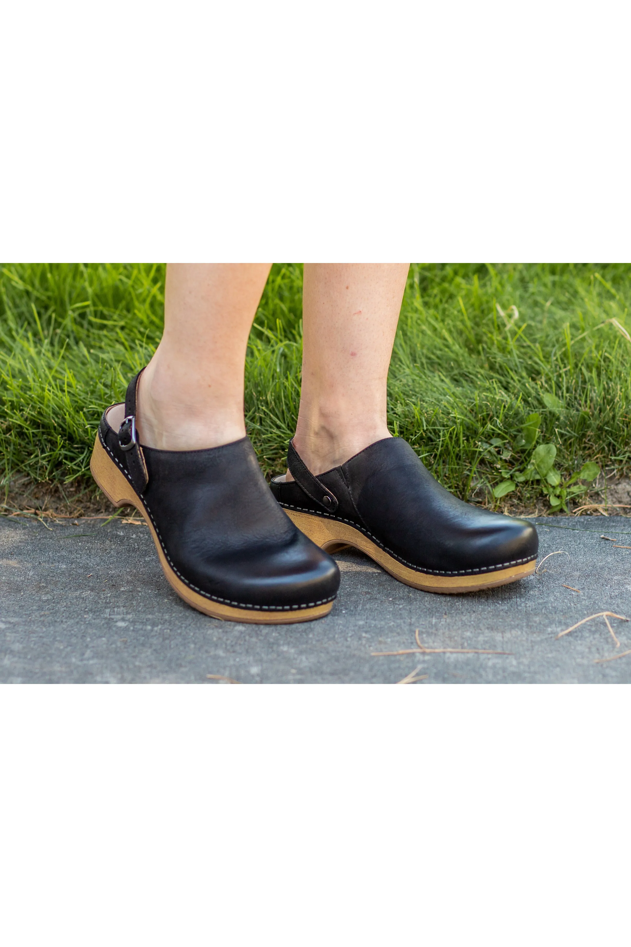 Dansko Berry Burnished Nubuck Black