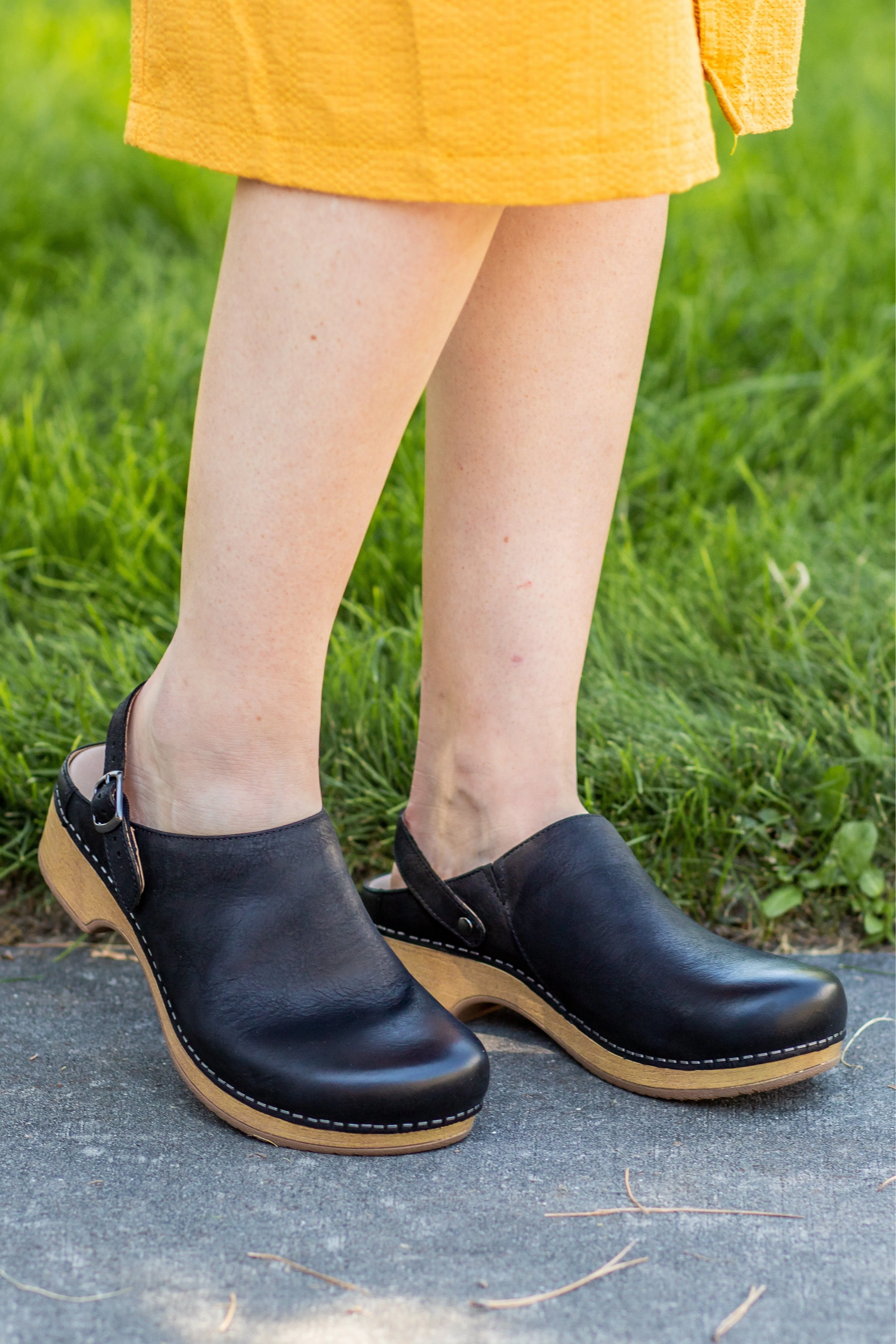 Dansko Berry Burnished Nubuck Black