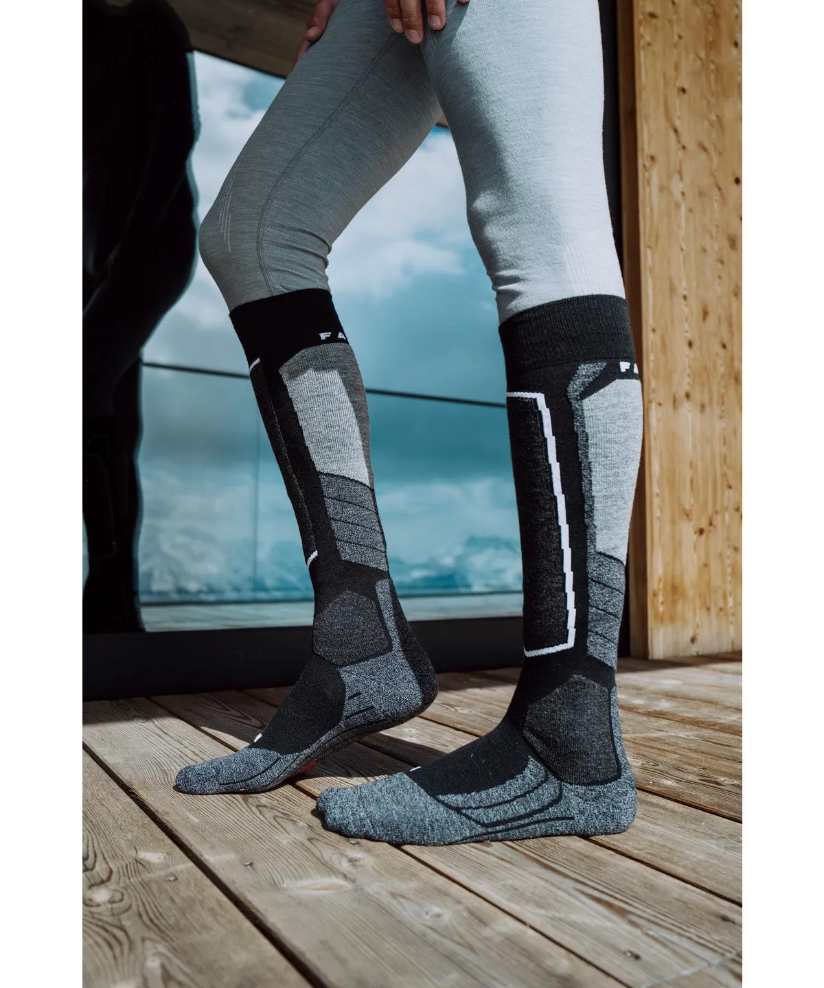 Falke | SK2 | Intermediate Ski Socks | Men's