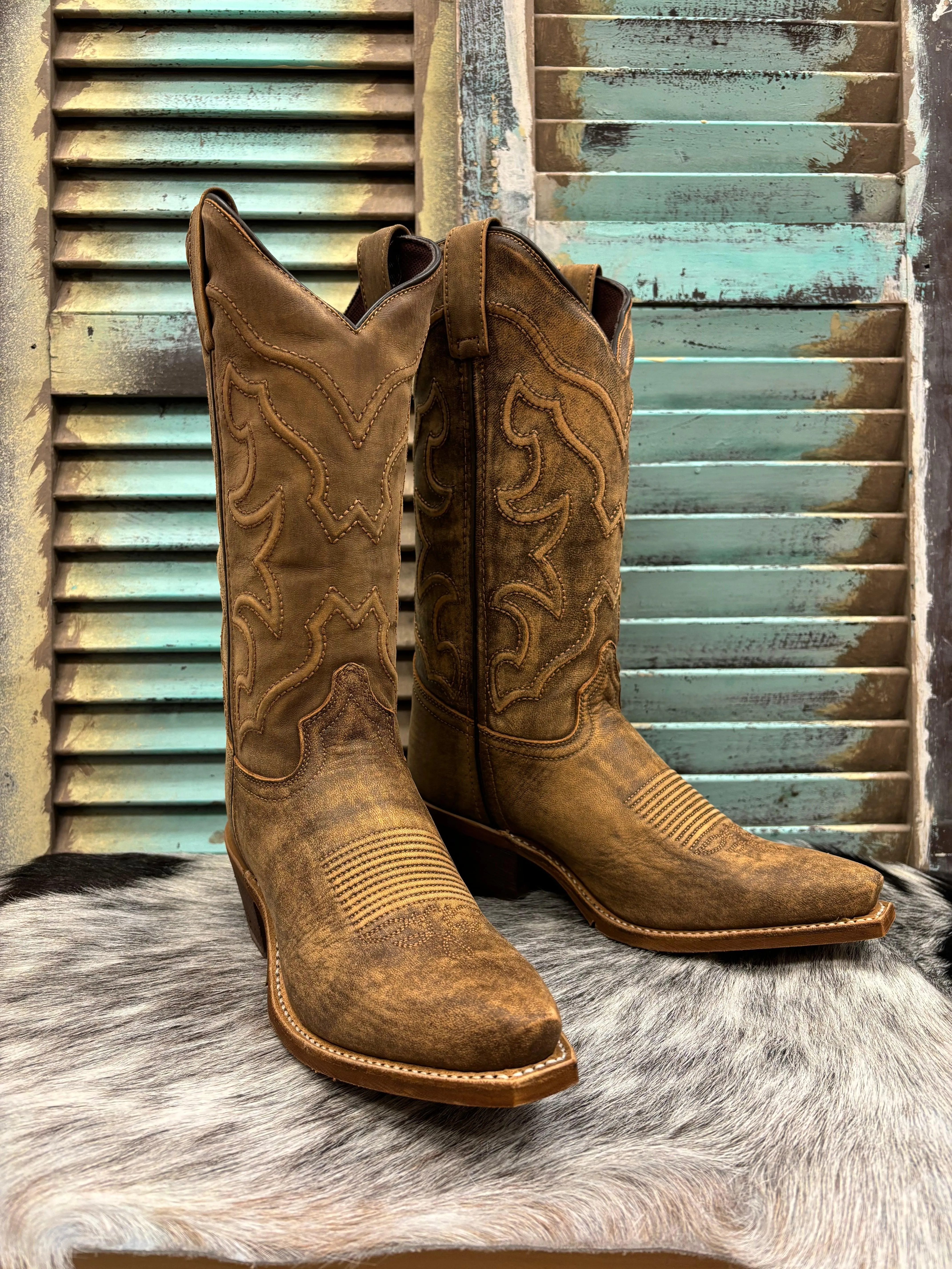 Laredo Women's Reva Honey Sanded Distressed Leather Snip Toe Cowgirl Boots 54267