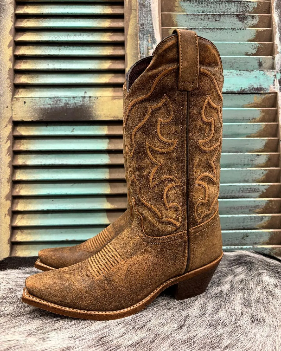 Laredo Women's Reva Honey Sanded Distressed Leather Snip Toe Cowgirl Boots 54267