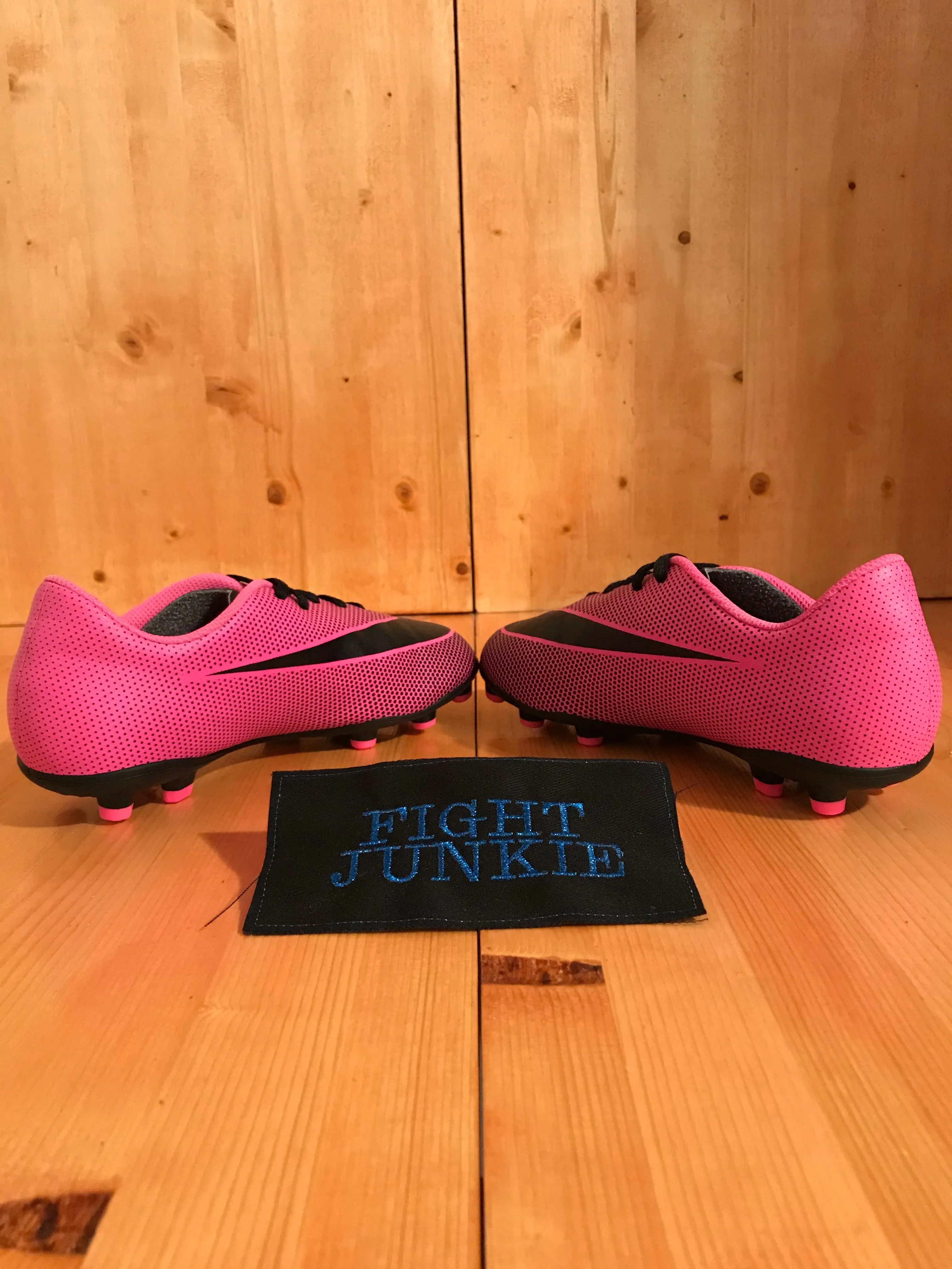 NIKE BRAVATA II FG Youth Size 3.5 Soccer Cleats Pink