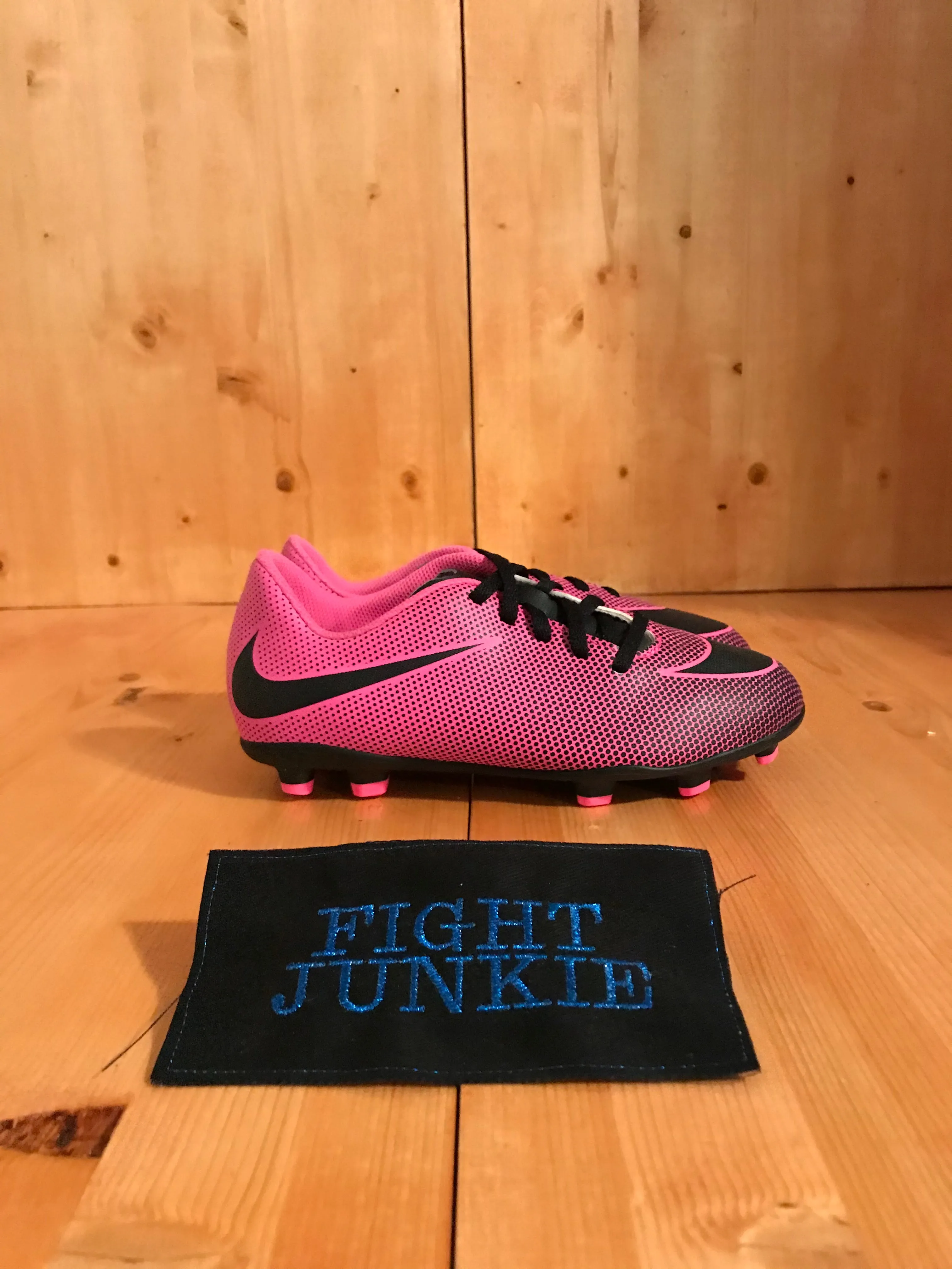 NIKE BRAVATA II FG Youth Size 3.5 Soccer Cleats Pink