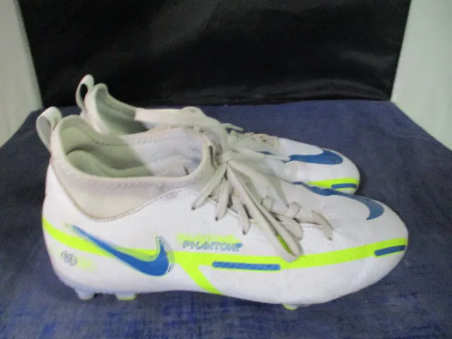 Used Nike Phantom Soccer Cleats Size 4