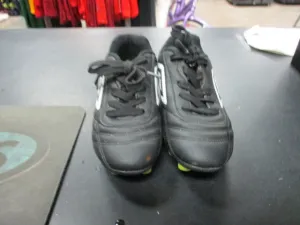 Used Umbro Size Youth 12 Soccer Cleats